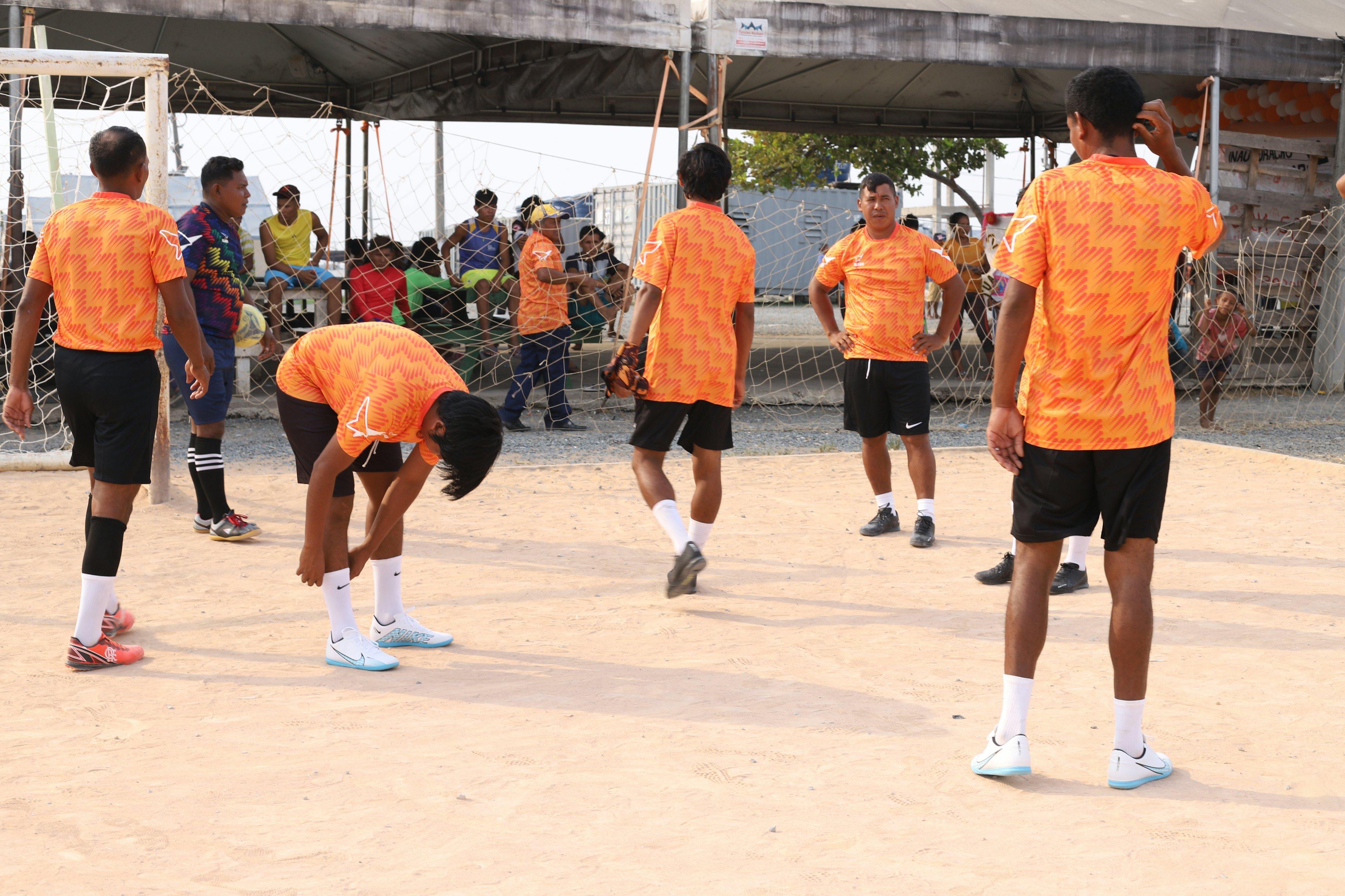 Orange team preparing for match in Boa Vista